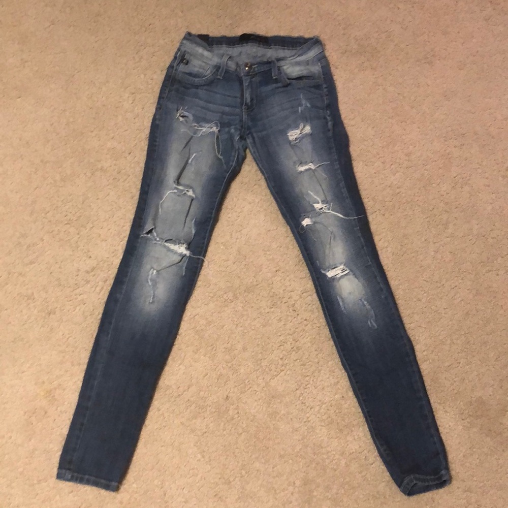 Mid rise Kancan destructed skinny